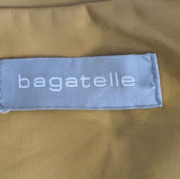 Bagatelle Women's Mustard Yellow Faux Leather Moto Jacket Size M EUC - Picture 15 of 15